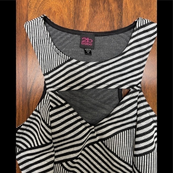 2B Bebe Chevron Pattern Crop Top Size XS - Picture 4 of 6